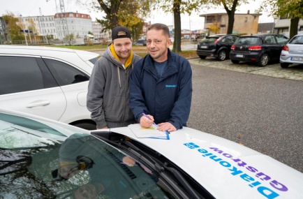 AEW fährt mit Elektroautos zu ihren Kunden