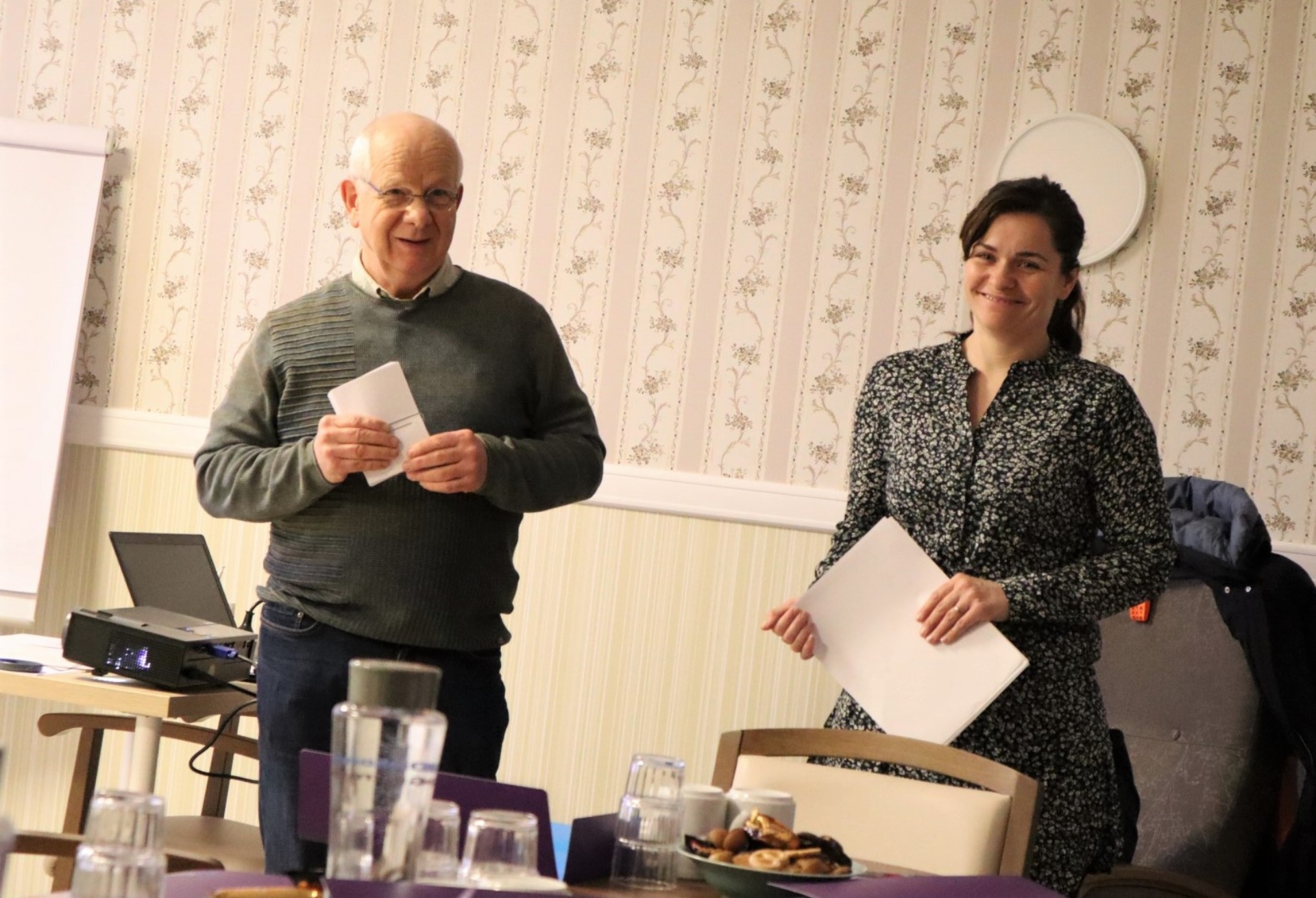Karl-Heinz Schlag und Anja Prohl begrüßen zum ersten Letzte-Hilfe-Kurs