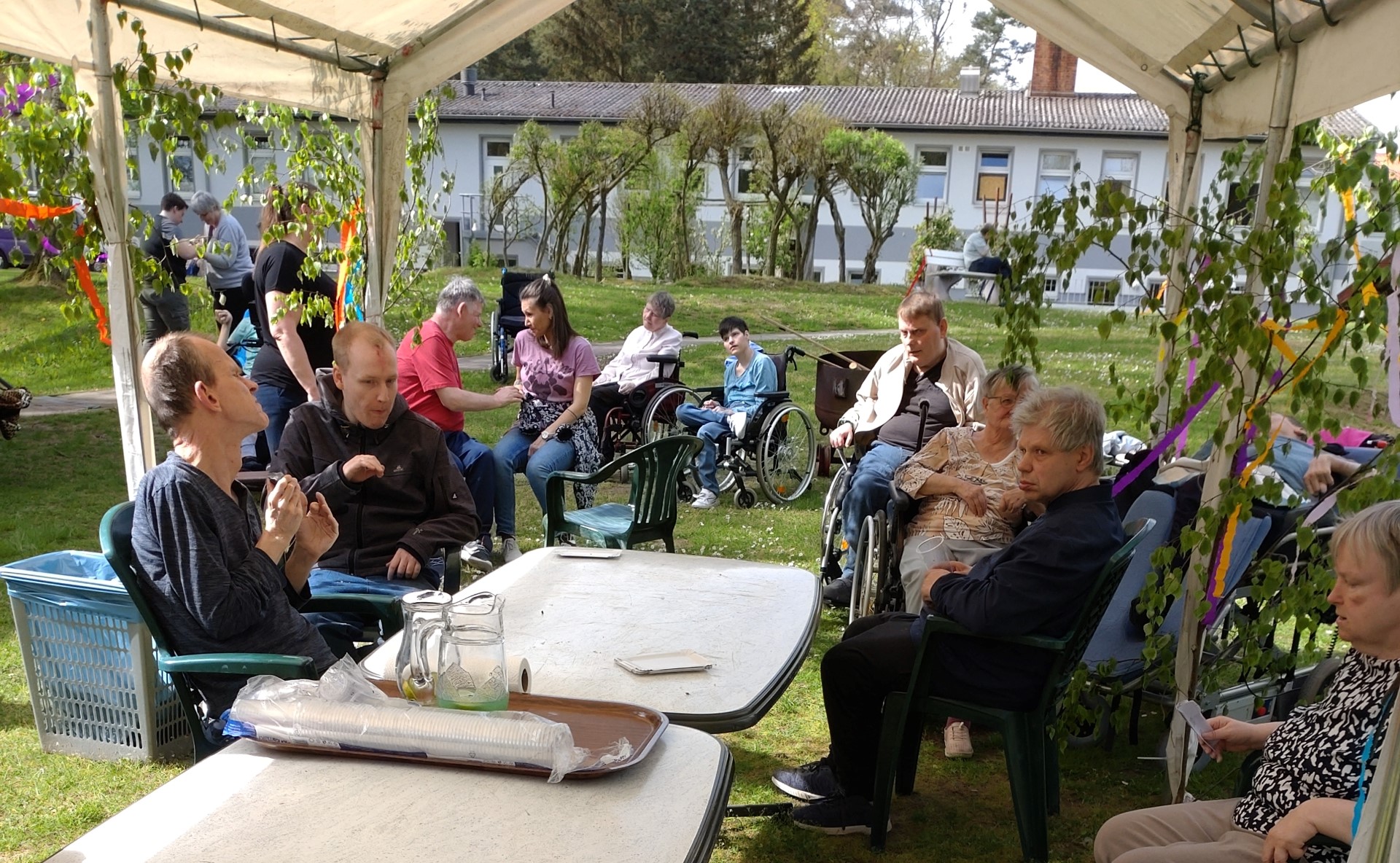 Wicherhof_Tanz_Mai Tanz in den Mai, feiern die Wichernhof-Bewohner