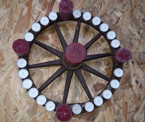 Fast fertig, der Wichernkranz!