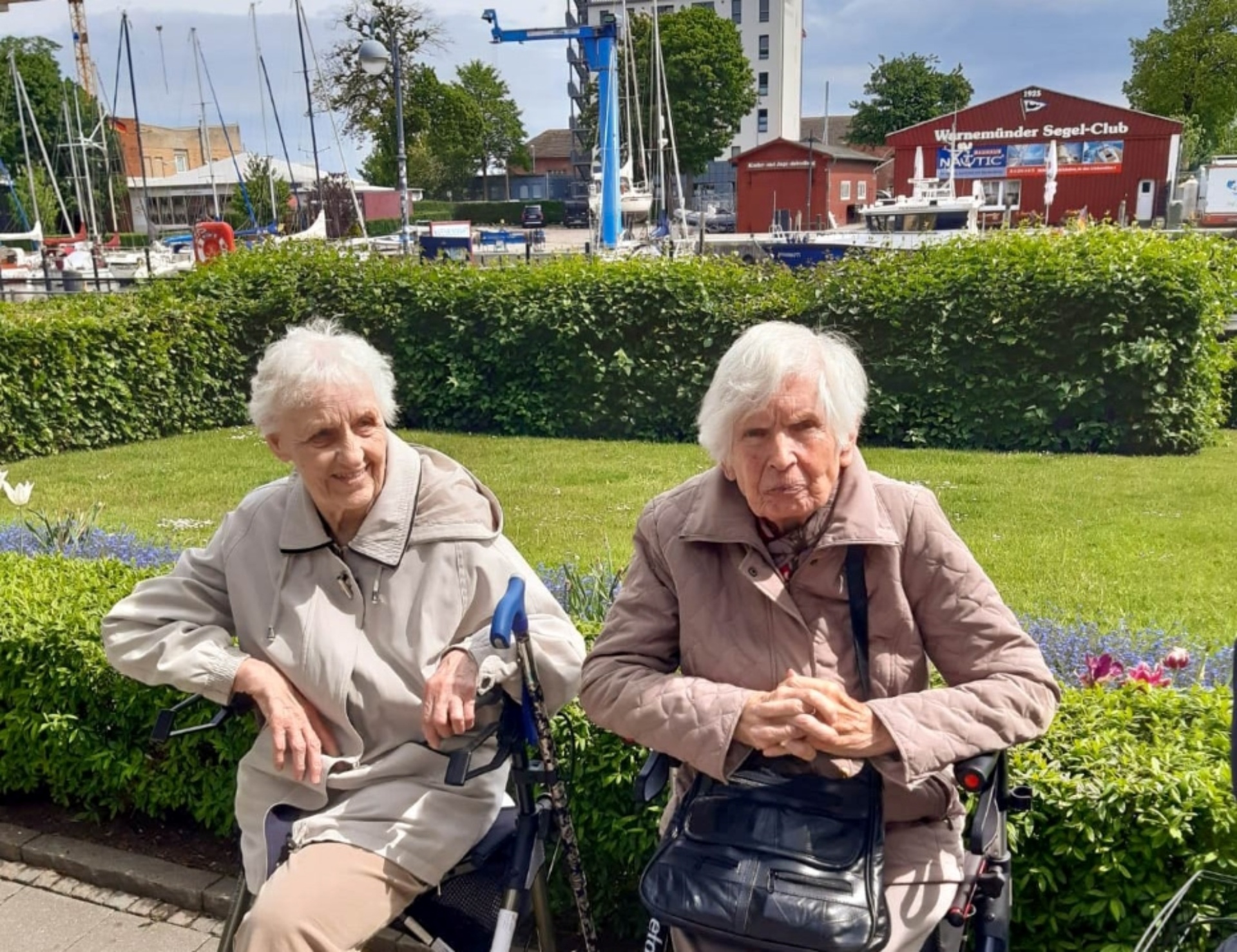 Action in den Tagespflegen: Frühling in Warnemünde genießen